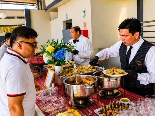 9.TarjetaBuffetCriolloDiadelTrabajo_opt
