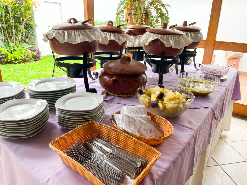 01_buffet_ollas_lila_hechoencasa